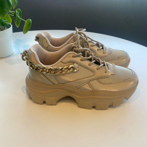 🌟 Retro Gold🌟Sneakers with Gold Chains - one of a kind! - Picture 12 of 12